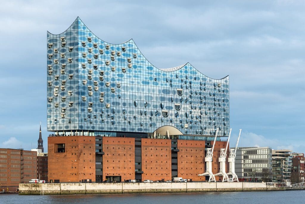 Hamburg Elbphilharmonie - Bild von Wolfgang Weiser auf Pixabay