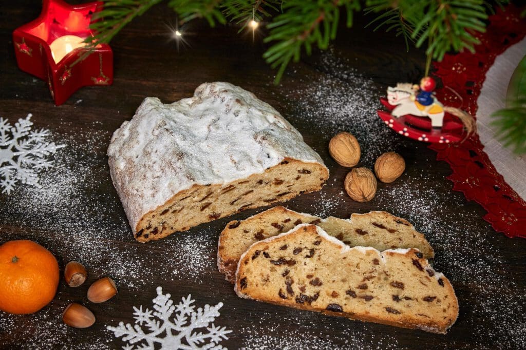 Weihnachten - Stollen - Bild von Jens Zieschank auf Pixabay